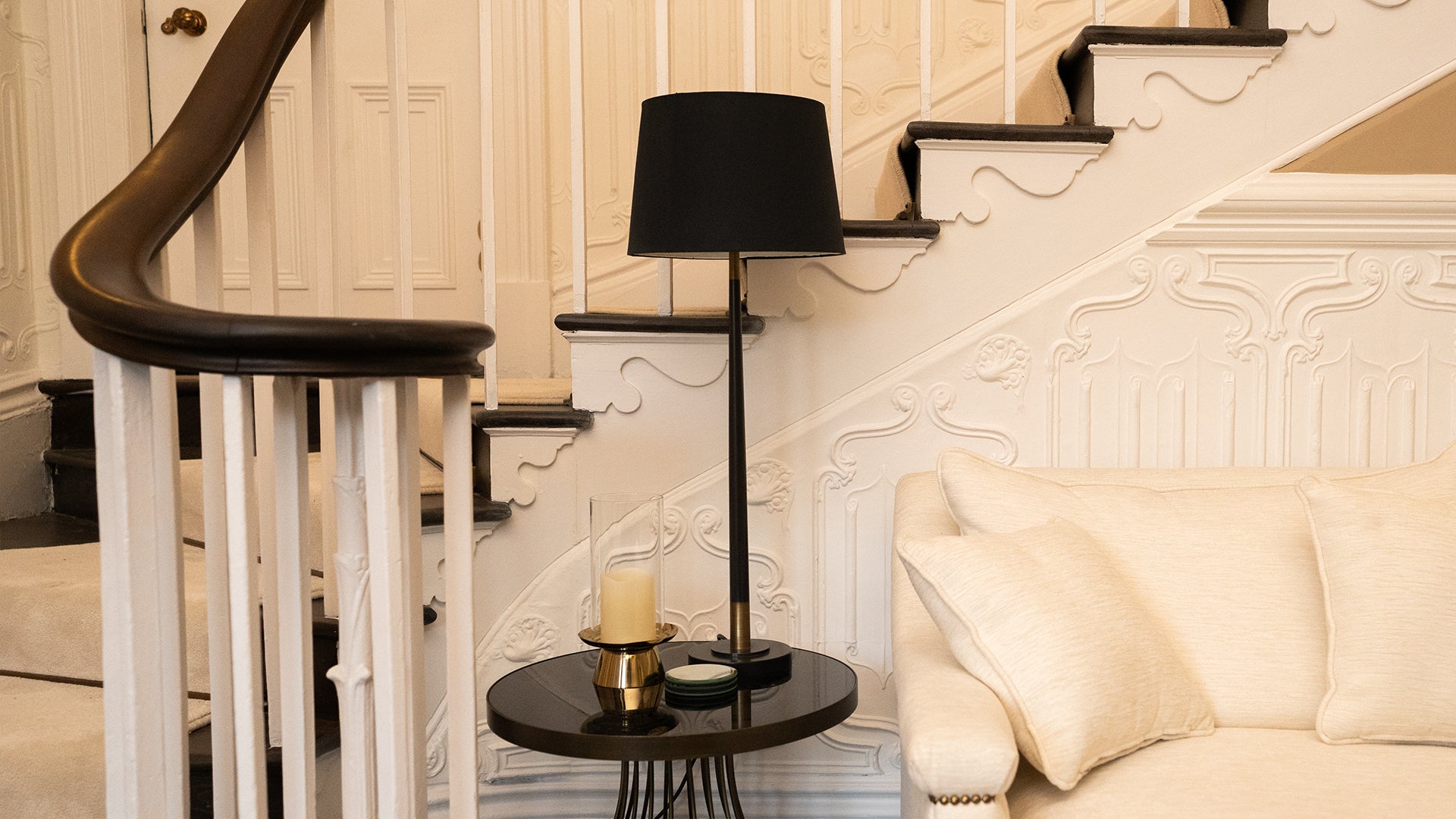 How to Paint a Fabric Lampshade: A Step-by-Step Guide