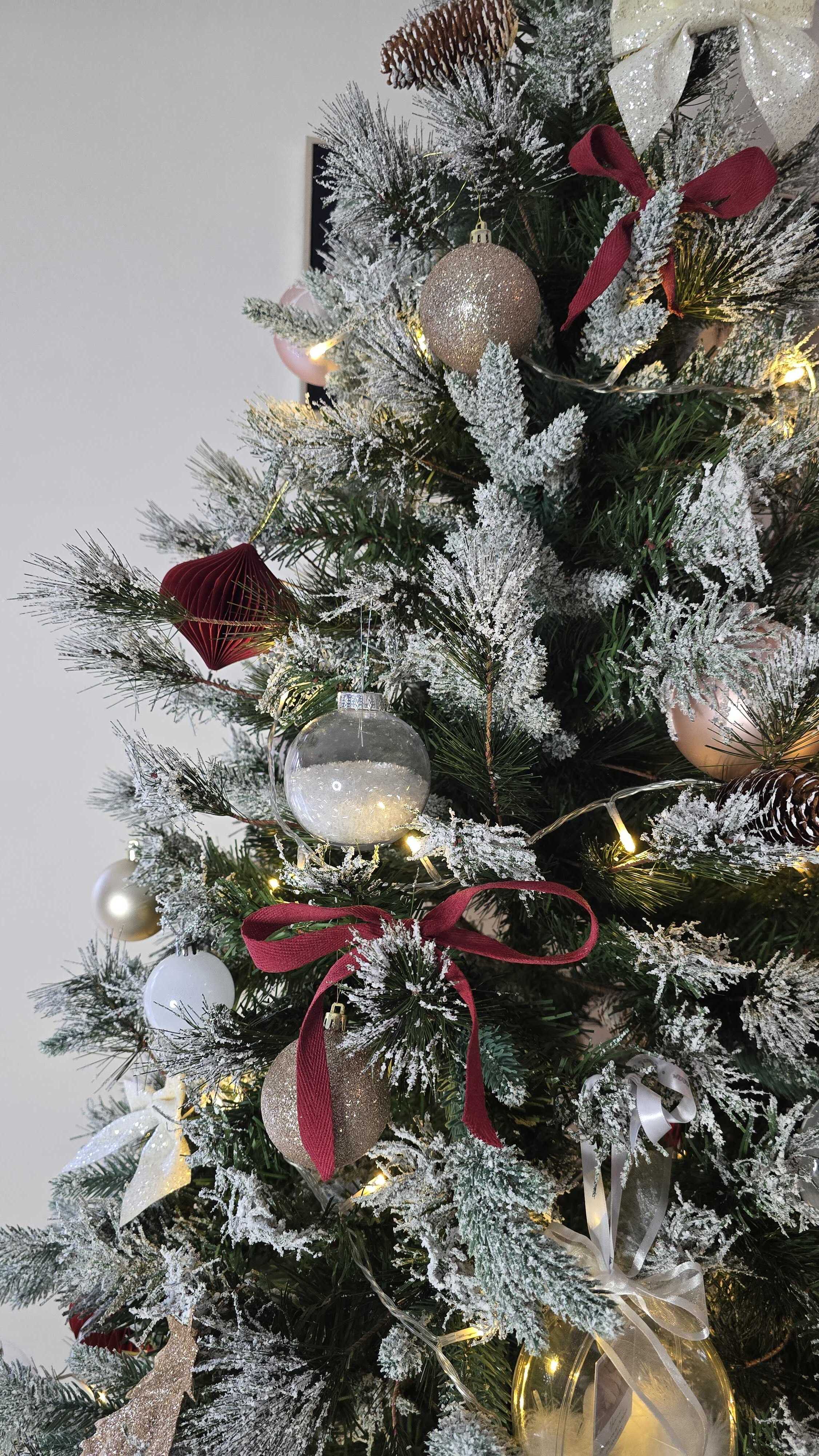 How to Make DIY Christmas Bows with Fabric Paint